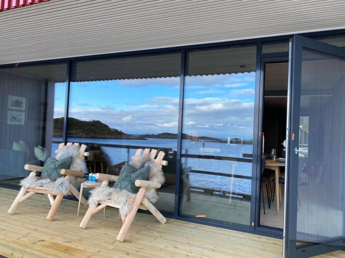 Waterfront Apartment With Panoramic Sea View Хеннингсвер Экстерьер фото